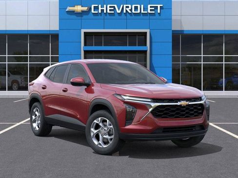 Used 2024 Chevrolet Trax LS w/ LS Convenience Package FWD image 7