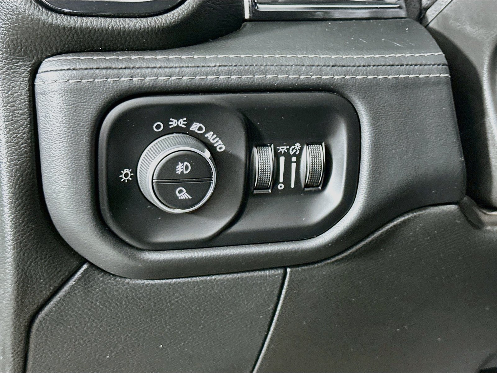 Used 2022 RAM 2500 Limited AWD/4WD image 11