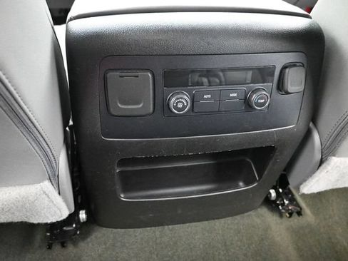 Used 2018 Chevrolet Tahoe LT AWD/4WD image 17