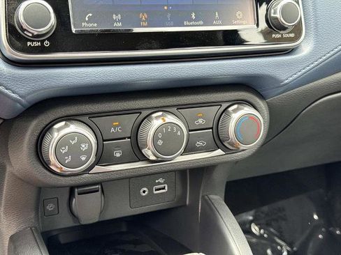 Used 2025 Nissan Versa SV w/ Trunk Package FWD image 27