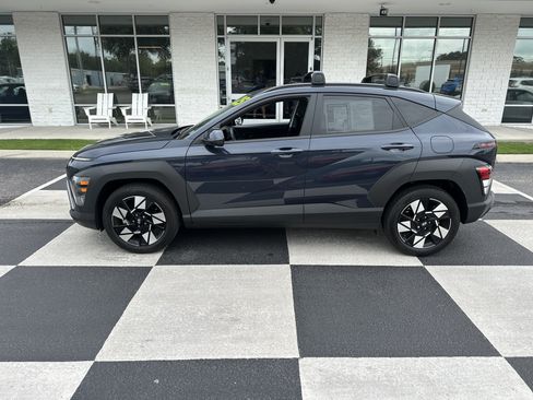Used 2025 Hyundai Kona SEL FWD image 1