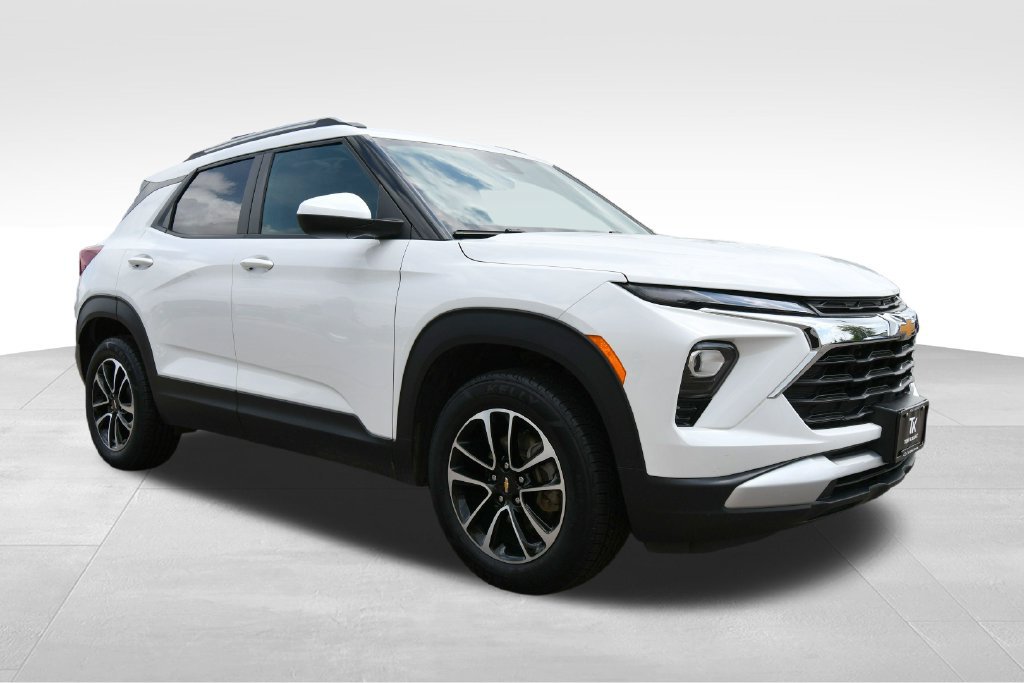 Used 2024 Chevrolet TrailBlazer LT w/ LT Cold Weather Package FWD image 10