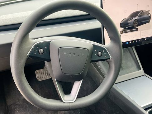 Used 2025 Tesla Model 3 Long Range RWD image 10