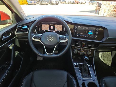 Used 2024 Volkswagen Jetta SEL image 7