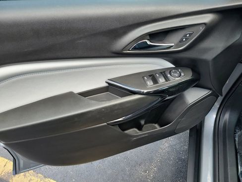 Used 2025 Chevrolet Trax LT FWD image 20