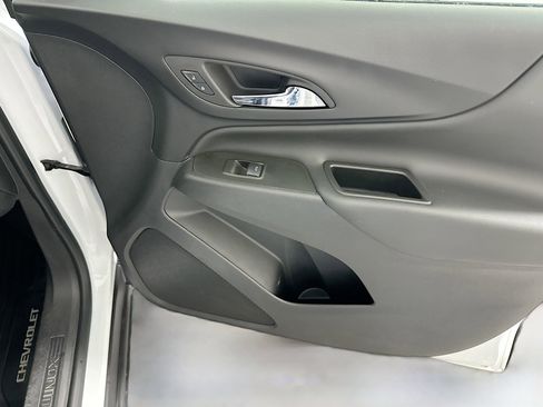 Used 2024 Chevrolet Equinox LT image 31