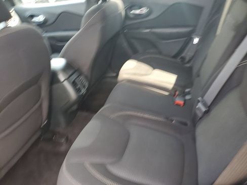 Used 2016 Jeep Cherokee Latitude w/ Comfort/Convenience Group AWD/4WD image 13