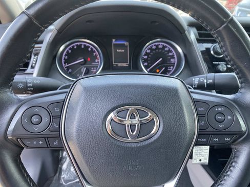 Used 2020 Toyota Camry SE w/ Carpet Mat Package FWD image 14