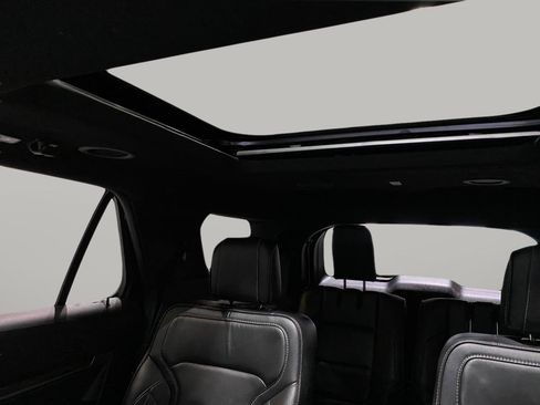 Used 2019 Ford Explorer Platinum AWD/4WD image 19
