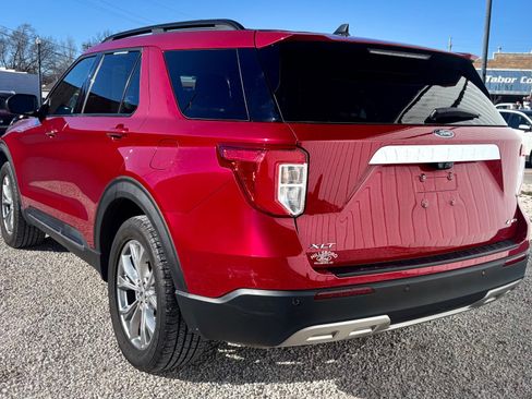 Certified 2021 Ford Explorer XLT w/ Equipment Group 202A image 12