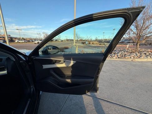 Used 2017 Audi A4 2.0T w/ Convenience Package image 29