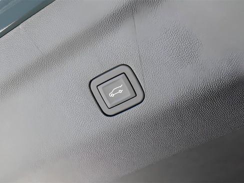 New 2026 GMC Yukon XL AT4 Ultimate w/ LPO, Floor Liner Package image 31