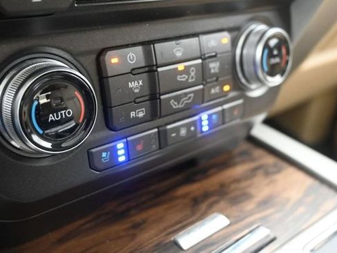 Used 2018 Ford F150 Lariat w/ Equipment Group 502A Luxury AWD/4WD image 32