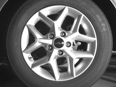 Used 2025 Kia Soul LX w/ LX Technology Package FWD image 14