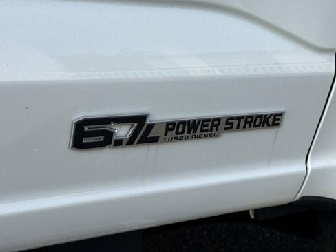 New 2025 Ford F250 Lariat w/ Chrome Package image 27