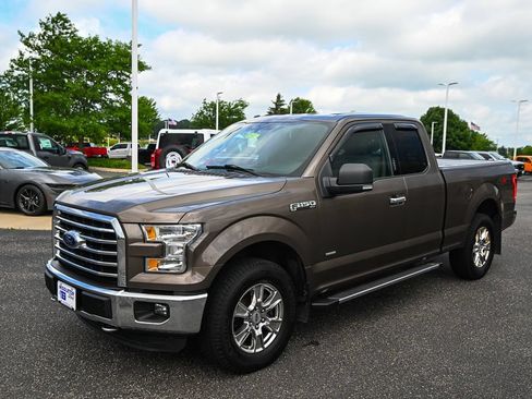 Used 2015 Ford F150 XLT w/ Equipment Group 302A Luxury AWD/4WD image 9