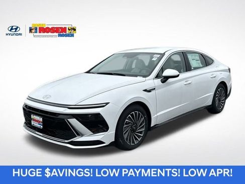 New 2025 Hyundai Sonata SEL image 1