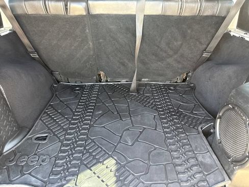 Used 2012 Jeep Wrangler Unlimited Rubicon w/ Dual Top Group AWD/4WD image 11