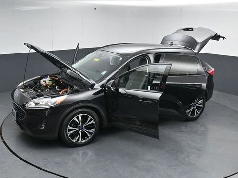 Used 2021 Ford Escape SE w/ SE Sport Appearance Package image 58