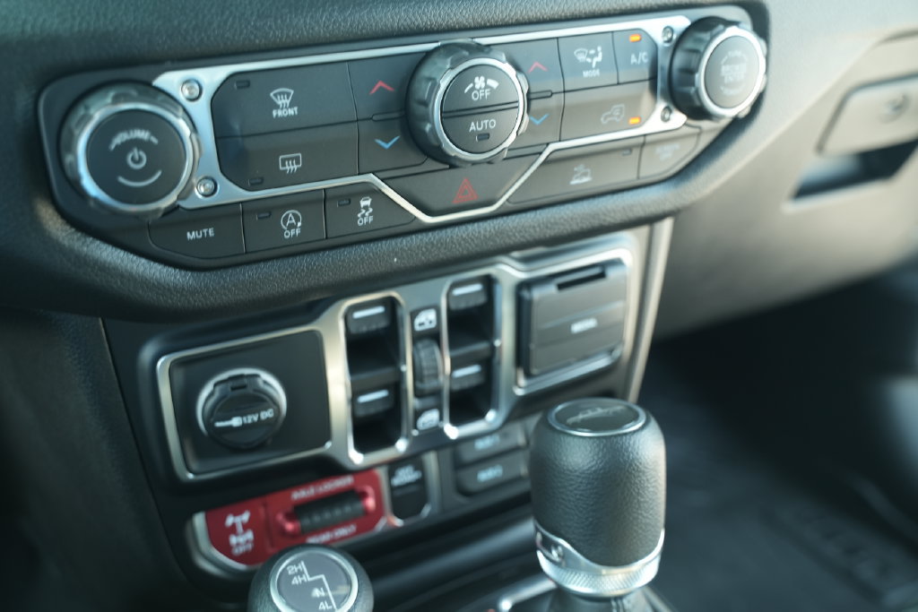 New 2026 Jeep Gladiator Sport AWD/4WD image 31