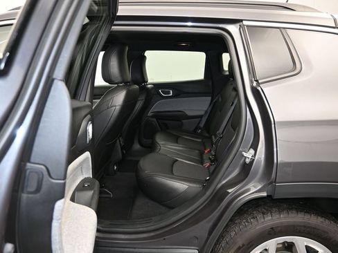 Used 2024 Jeep Compass Latitude AWD/4WD image 21