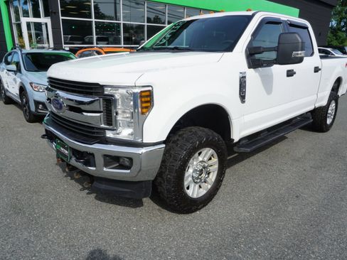Used 2019 Ford F250 XLT w/ XLT Value Package image 3