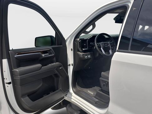 Used 2023 GMC Sierra 1500 Elevation w/ Preferred Package AWD/4WD image 11