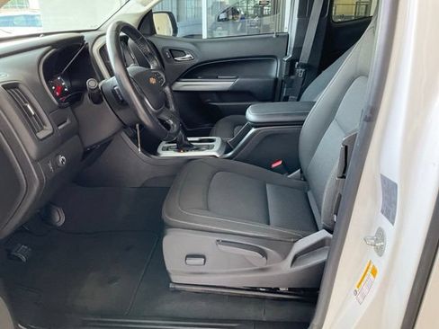 Used 2022 Chevrolet Colorado LT RWD image 3