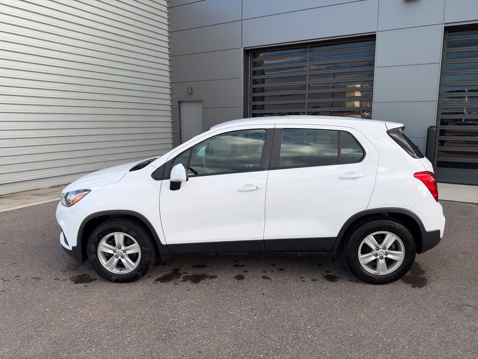 Used 2019 Chevrolet Trax LS FWD image 2