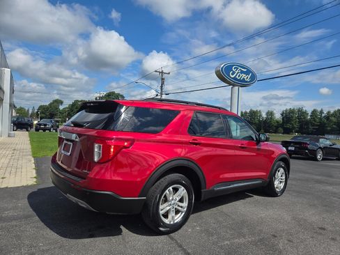 Used 2023 Ford Explorer XLT w/ Equipment Group 202A AWD/4WD image 8
