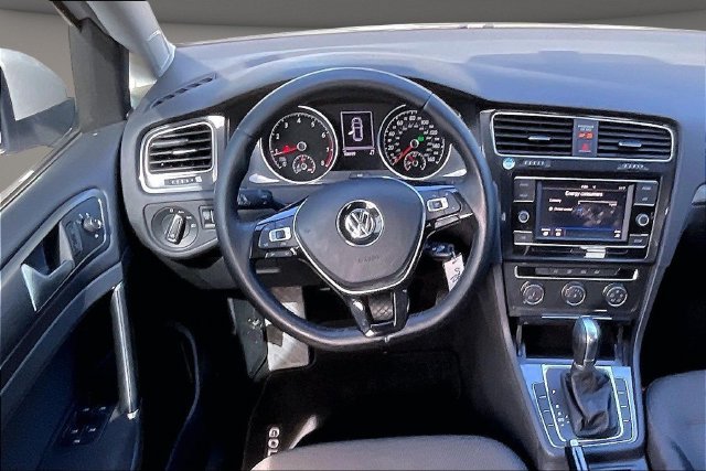 Used 2018 Volkswagen Golf S FWD image 5