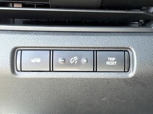 Used 2025 Nissan Altima 2.5 SV image 21