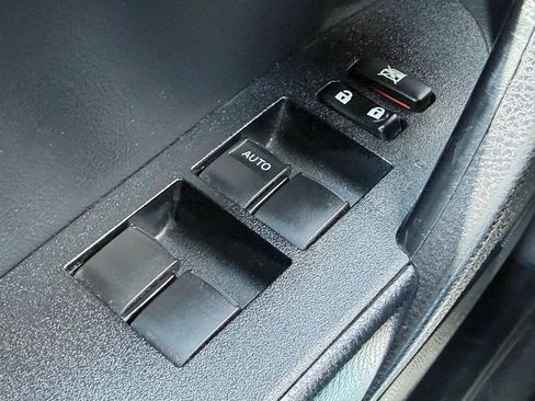 Used 2014 Toyota Corolla S image 23