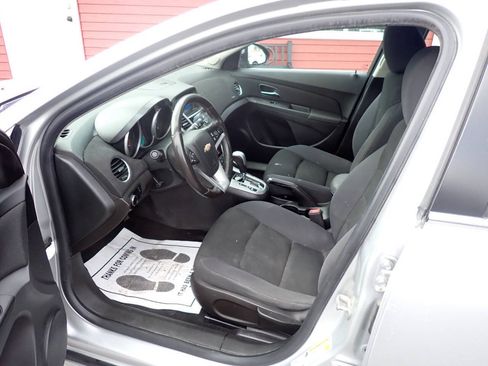 Used 2013 Chevrolet Cruze LT FWD image 7