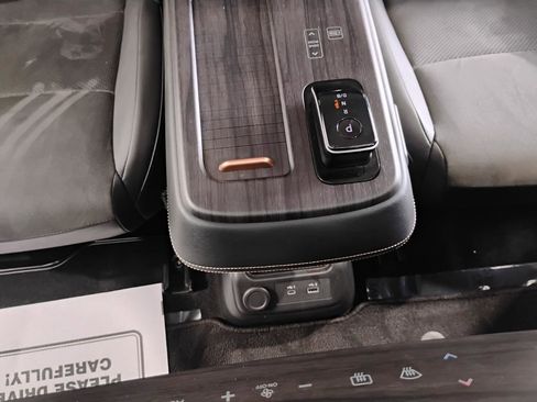 Used 2024 Nissan Ariya AWD image 32