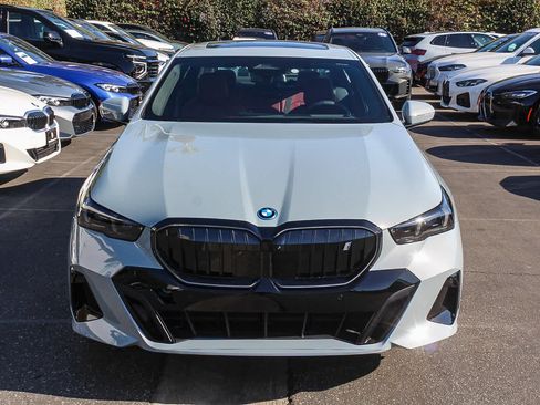 New 2027 BMW i5 eDrive40 w/ M Sport Package RWD image 3