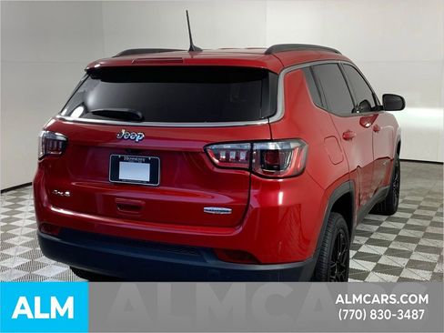 Used 2023 Jeep Compass Latitude image 10