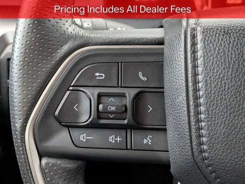 Used 2025 Toyota 4Runner SR5 AWD/4WD image 26