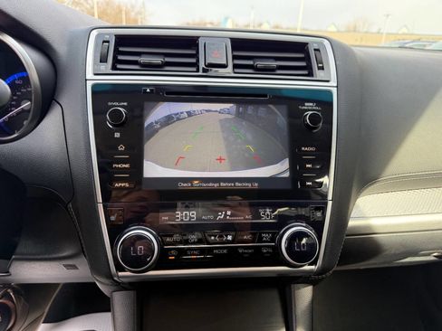 Used 2018 Subaru Outback 2.5i Premium image 16