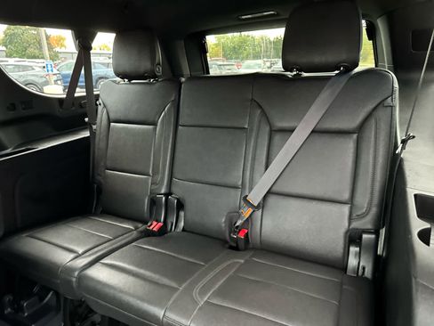 Certified 2023 Chevrolet Suburban Z71 w/ Luxury Package image 13
