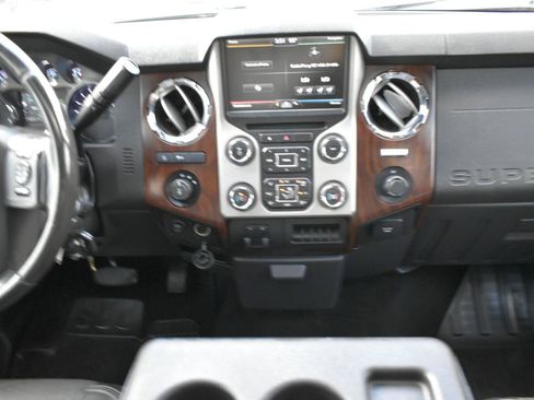 Used 2016 Ford F250 Lariat w/ Lariat Ultimate Package AWD/4WD image 19