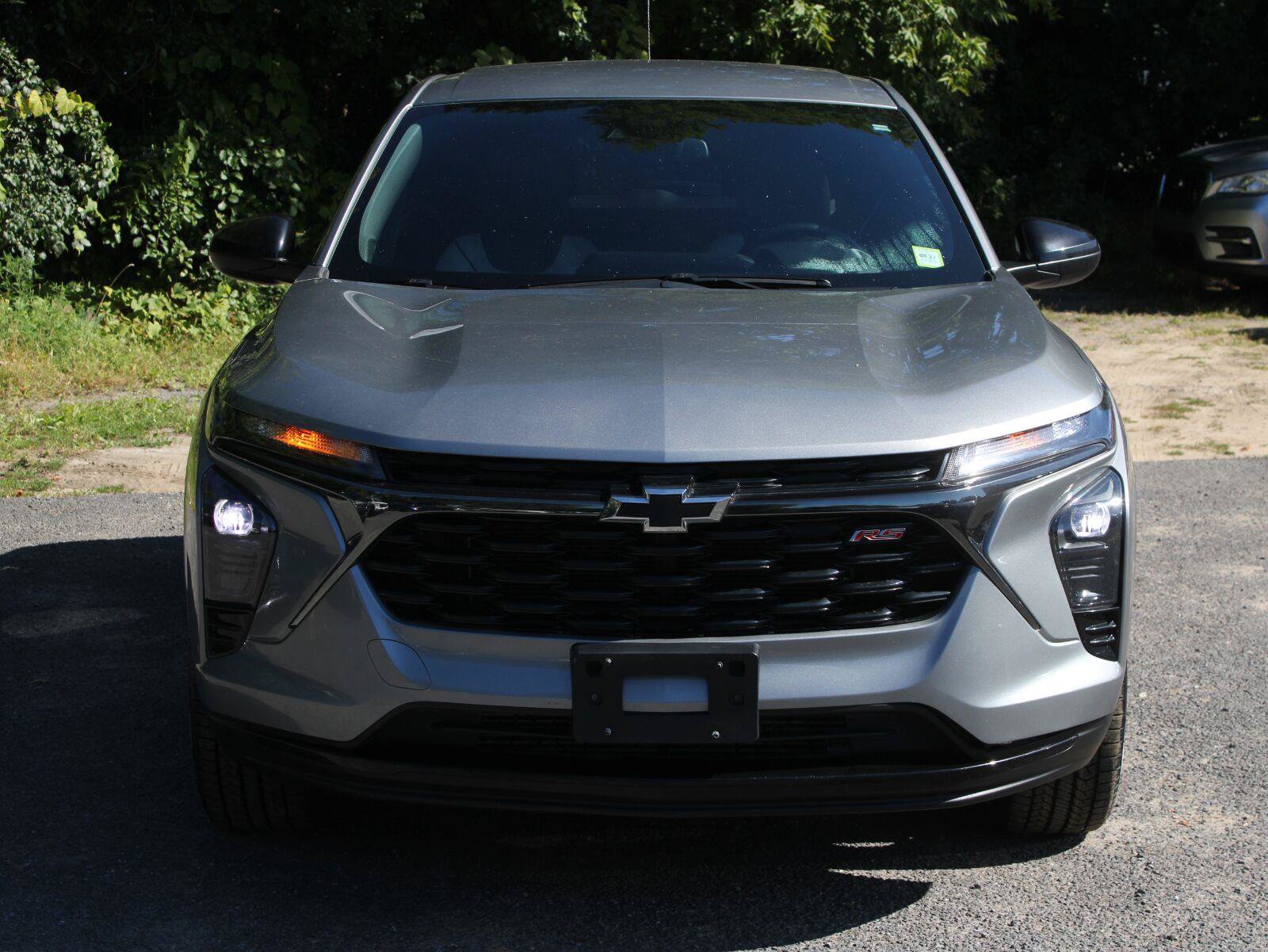 Used 2024 Chevrolet Trax RS w/ Driver Confidence Package FWD image 2