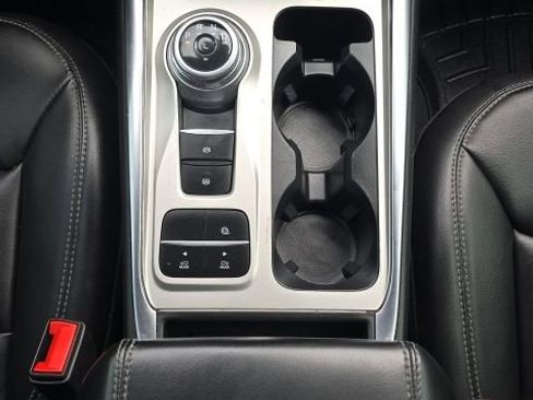 Used 2022 Ford Explorer XLT w/ Equipment Group 202A image 38