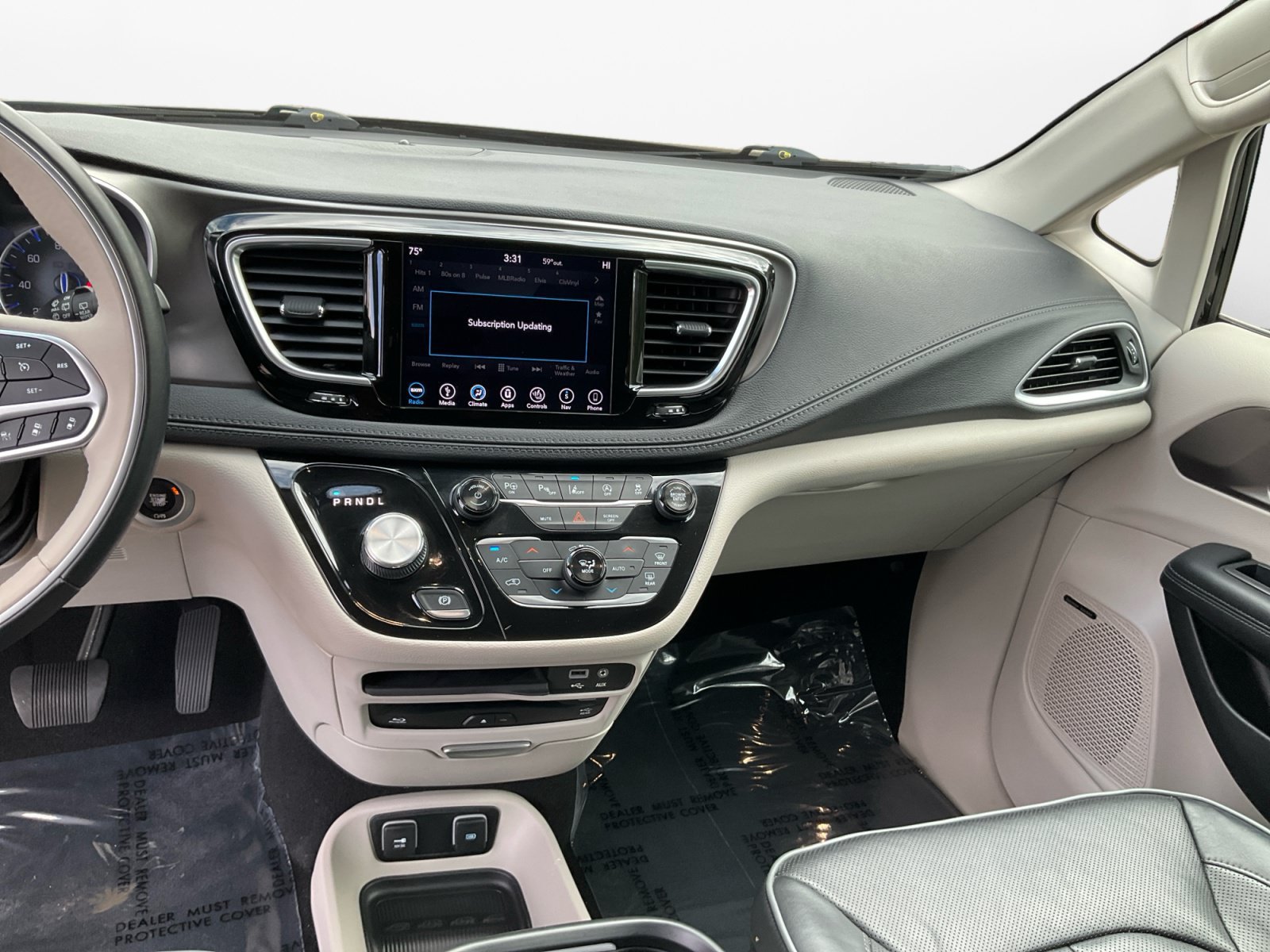 Used 2018 Chrysler Pacifica Limited w/ Advanced Safetytec Group FWD image 12