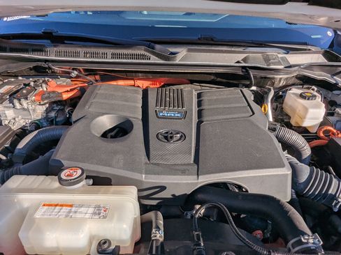 Used 2022 Toyota Tundra Platinum image 28