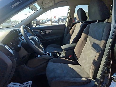Used 2016 Nissan Rogue SV w/ SV Premium Package image 13
