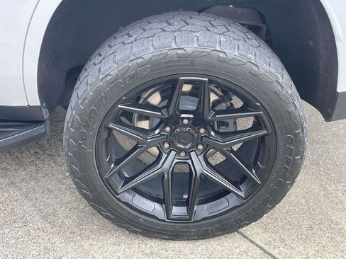 Used 2023 Chevrolet Tahoe RST RWD image 9
