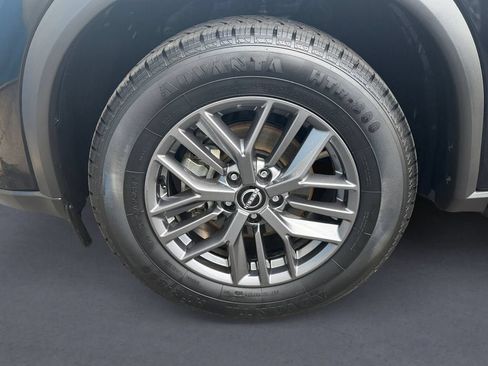 Used 2024 Nissan Rogue S AWD/4WD image 9