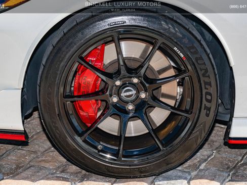 Used 2025 Nissan Z NISMO w/ Floor Mat Package RWD image 37