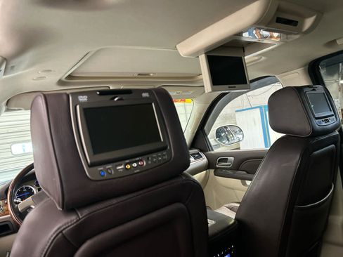 Used 2013 Cadillac Escalade Platinum image 5